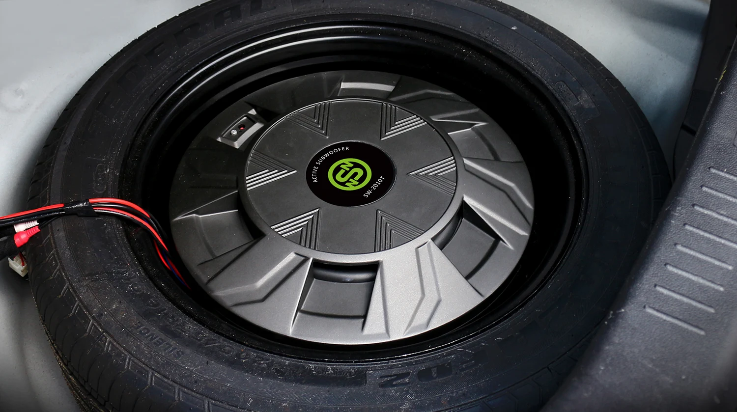 ကား subwoofer